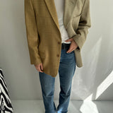 Yellow toned contrasted blazer