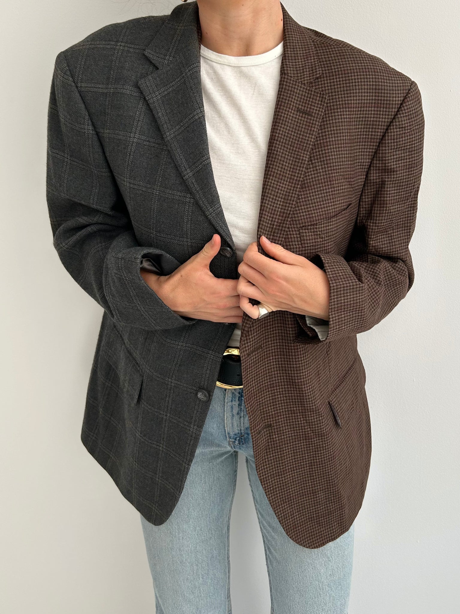 Checkered grey and burgundy contrasted blazer