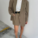 Shorts suit in beige