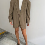 Shorts suit in beige