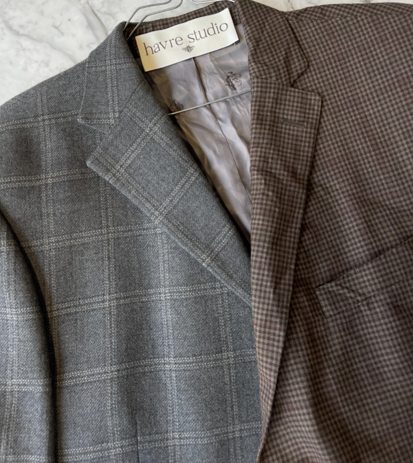 Checkered grey and burgundy contrasted blazer